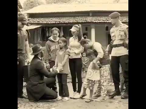 Viral uang kaget Angela Tee Bikin anak kecil menangis