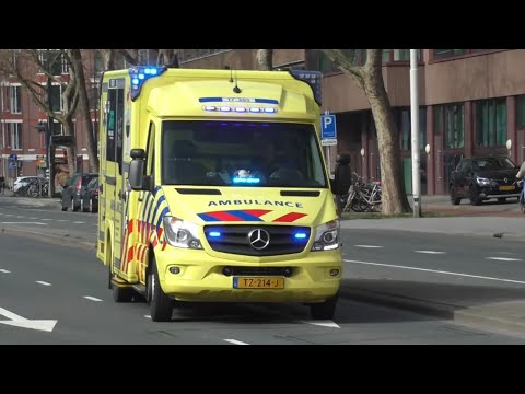 PICU en ambulance met spoed door Rotterdam