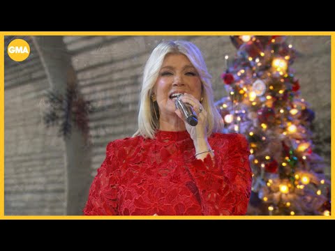 Natalie Grant performs 'Hark, the Herald Angels Sing'