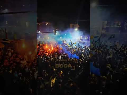 "La 12 - Boca Juniors rumbo al hotel previo al superclásico vs River Plate" Barra: La 12 &bull; Club: Boca Juniors