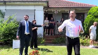 Download the video "Sydney Auction - 36 Finlayson Street, South Wentworthville - John Moussa Auctions"