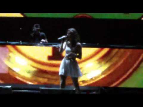 Lollapalooza Latin Bitman ft Francisca Valenzuela - Help me HD 720p