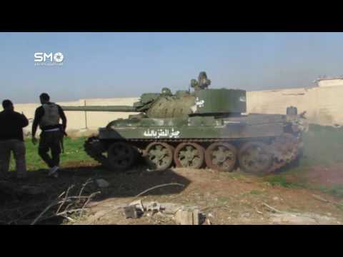 استهداف تمركز لتنظيم داعش بقذائف الدبابات من قبل جيش المعتز بالله في منطقة حوض اليرموك في ريف درعا الغربي
