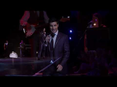 John McNicoll - Someone Is Looking For Someone Like You (Live)