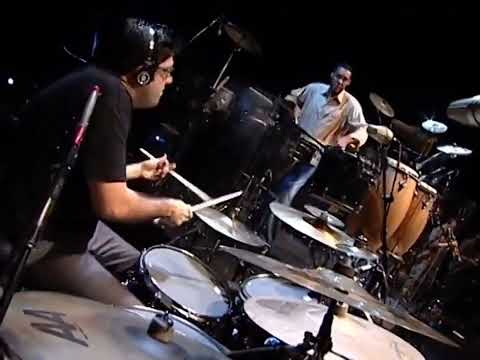 Solo de Bateria e Percussão [Kiko Freitas & Armando Marçal]
