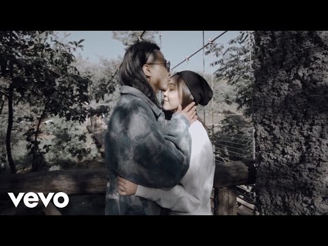 Kyaw Htut Swe - လမ်းခွဲ - ကျော်ထွဋ်ဆွေ x နန်းသူဇာ (Official Music Video) ft. Nann Thuzar