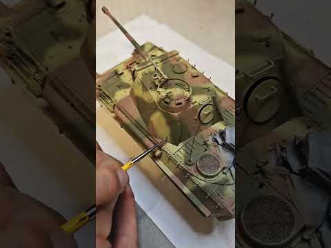 German camoflage in 60 seconds! A small process video of the paintwork of a late panther G.
