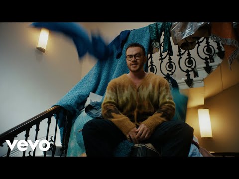 Sam Fischer, Meghan Trainor - Alright (Official Video)