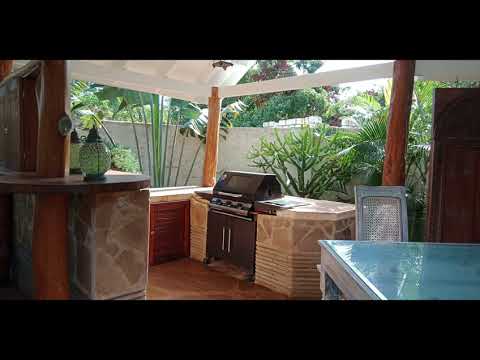 A Kenyan Traveler - Episode 9 - Diani, Kenya