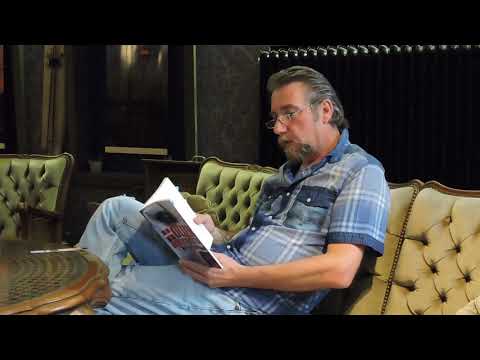 Wolfgang Brunner liest "Das Loch in der Wand" aus Höllengeschichten