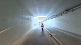 【トンネル】警察!?いや、スイカ売りのおっちゃんや…