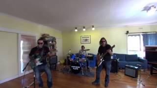 Old man down the road played by Paradise Flats