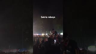Download lagu SATRIO MBOYS seni Bantengan satriomboys malang #bantengan #satriomboys #mamalelateam #beranda #dj mp3