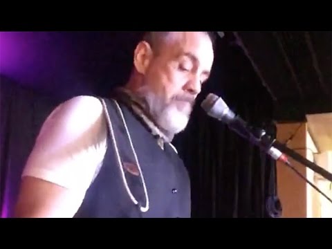 Bret Mosley - Signs of Love (Live)