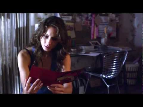 Pretty Little Liars 3x18 "Dead to Me" Spencer looking through old things from Toby