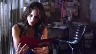 Pretty Little Liars 3x18 &quot;Dead to Me&quot; Spencer looking through old things from Toby