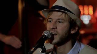 Buskers (Paris) - &quot;Willie and Laura Mae Jones&quot; -  Tony Joe White cover