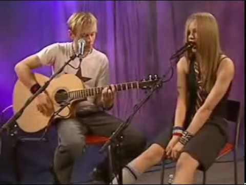 Avril Lavigne and Evan Taubenfeld - Mobile [acoustic live] - funny -