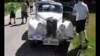 preview picture of video 'Short version of Classic vintage car Riley RMB'
