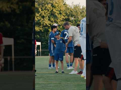 This little lily fan: So cute 🥹💙 #lilies #sv98 #darmstadt