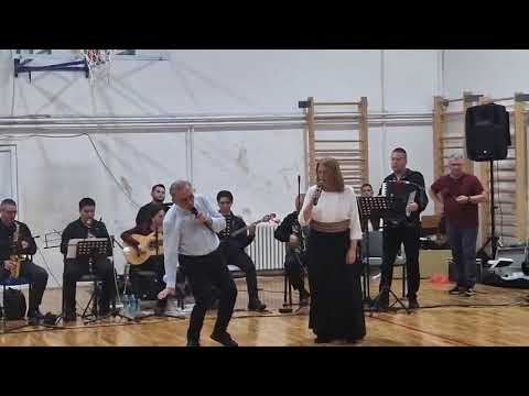Radoslav Rodić Rok i Ljiljana Aleksandrić Bucalo Jorgovani uz muziču pratnju N.O Milana Kačarevića