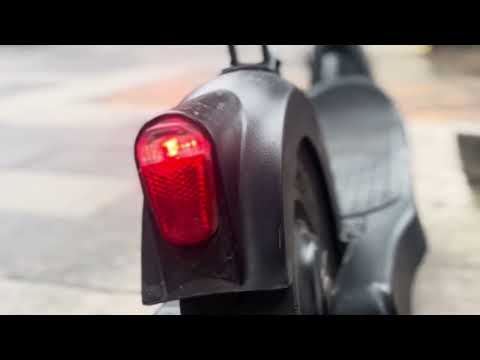 thumbnail video image 2 of Scooter Eléctrico Bikeon Urban XS 350W 36V 10AH, 2 of 8