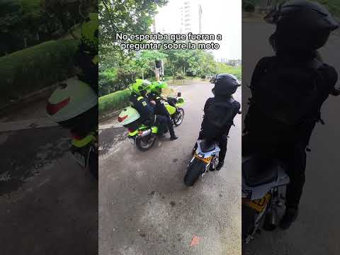 What energy the police have 🔥🚨 #police #motorcycle #sportbikes #s1000rr #bikers #biker #bike