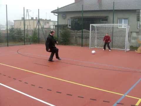 Otwarcie boiska wielofunkcyjnego przy Gimnazjum w Kębłowie