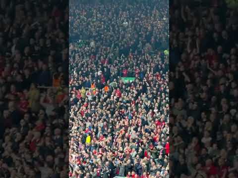 "Oh he wears the No.20!" - Kop bounces to Jota song!