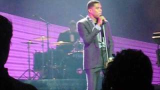Maxwell Live Performance, &quot;No One,&quot; 11.15.08