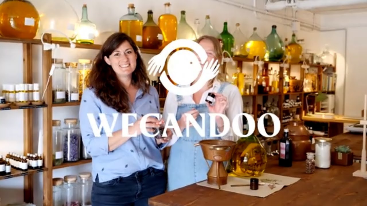Vivez une journée d'immersion avec une herbaliste autour de la distillation de plantes - Video