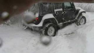 preview picture of video 'Jeep Rubicon in 14 of snow'