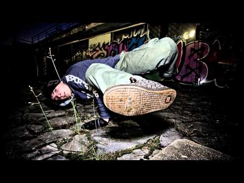 Mr.Bass Featuring Streetstyler - Off The Wall