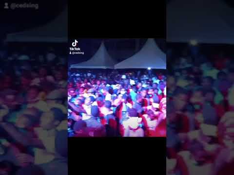 Exray Taniua performing Usherati Live