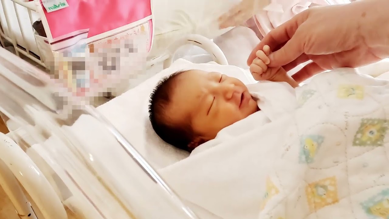 【赤ちゃん】三人目の孫が生まれシニア夫婦は感動と涙の連続