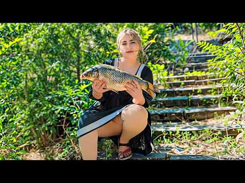 Village girls cooking in the forest!Cooking and cooking fresh fish!