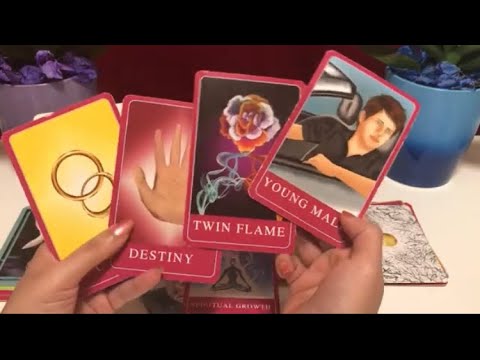 PICK A CARD 💜WHO WILL YOU KISS ON NEW YEARS EVE 🙂💝👀👩‍❤️‍💋‍👨👩‍❤️‍👩👨‍❤️‍💋‍👨👨‍👩‍👦