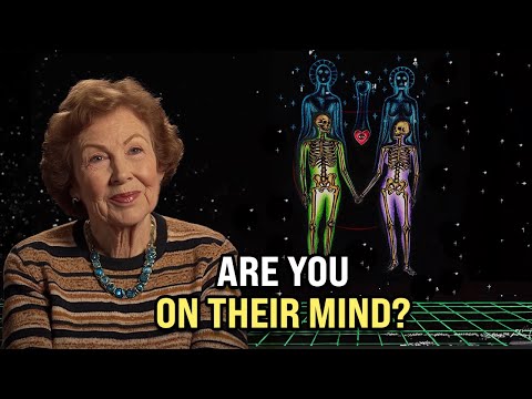 7 Weird Signs Someone Is Thinking About You