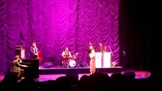 Scott Bradlee's Postmodern Jukebox - Thift Shop (ft Robyn Adele Anderson)