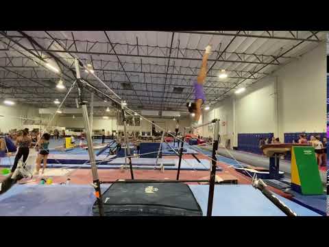 Katie Rude training level 10: toe hecht