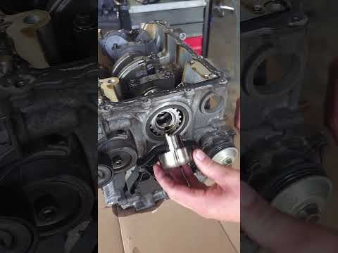 Ce moteur qui n'aurais jamais.du sortir ... 😱 #auto #automobile #fyp