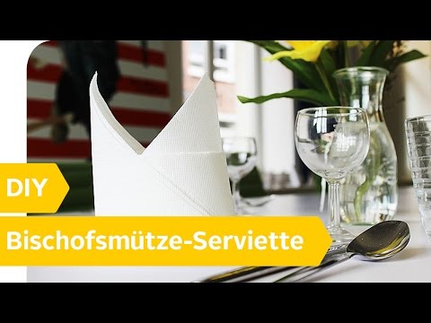 Servietten falten: Die Bischofsmütze – DIY Anleitung | Roombeez – powered by OTTO