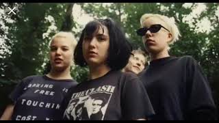 Bikini Kill - Double Dare ya