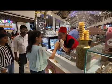 Turkish ice cream 😍 at lulu mall lucknow 🤩😁 #lulumall #lucknow #icecream #turkish #latlaggayi #song