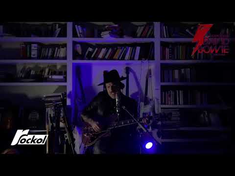 David Bowie Tribute Day: Jack Jaselli in "Heroes" per Rockol