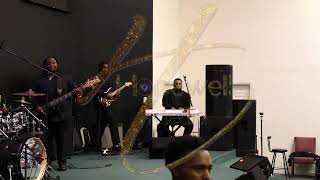 Sensational Wells Brothers - God Specializes (LIVE Dynamic Quartet Fire!) Meridi
