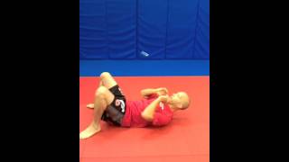 Elbow-Knee Mount Escape demonstration thumbnail