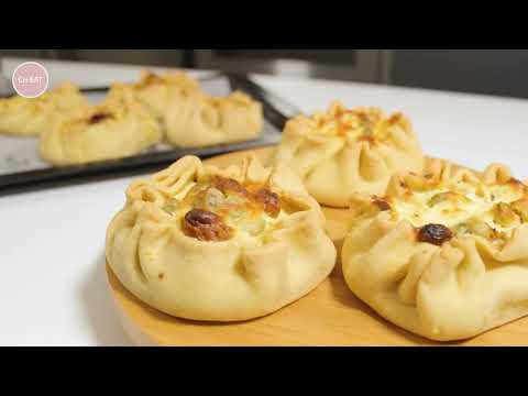 Qassatat tal-Irkotta u Ful (Ricotta & Bean Qassatat)