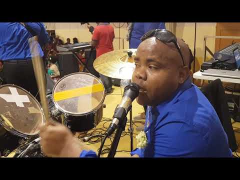 FLAMANT ROSES A LE MANS  MGODRO CHOC WIRDANE ET NABIL C CHAUD