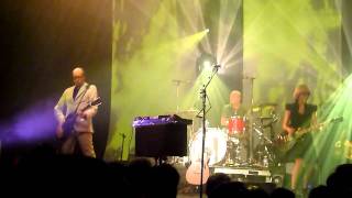 Keren Ann - Lay Your Head Down - Live in Paris 2011